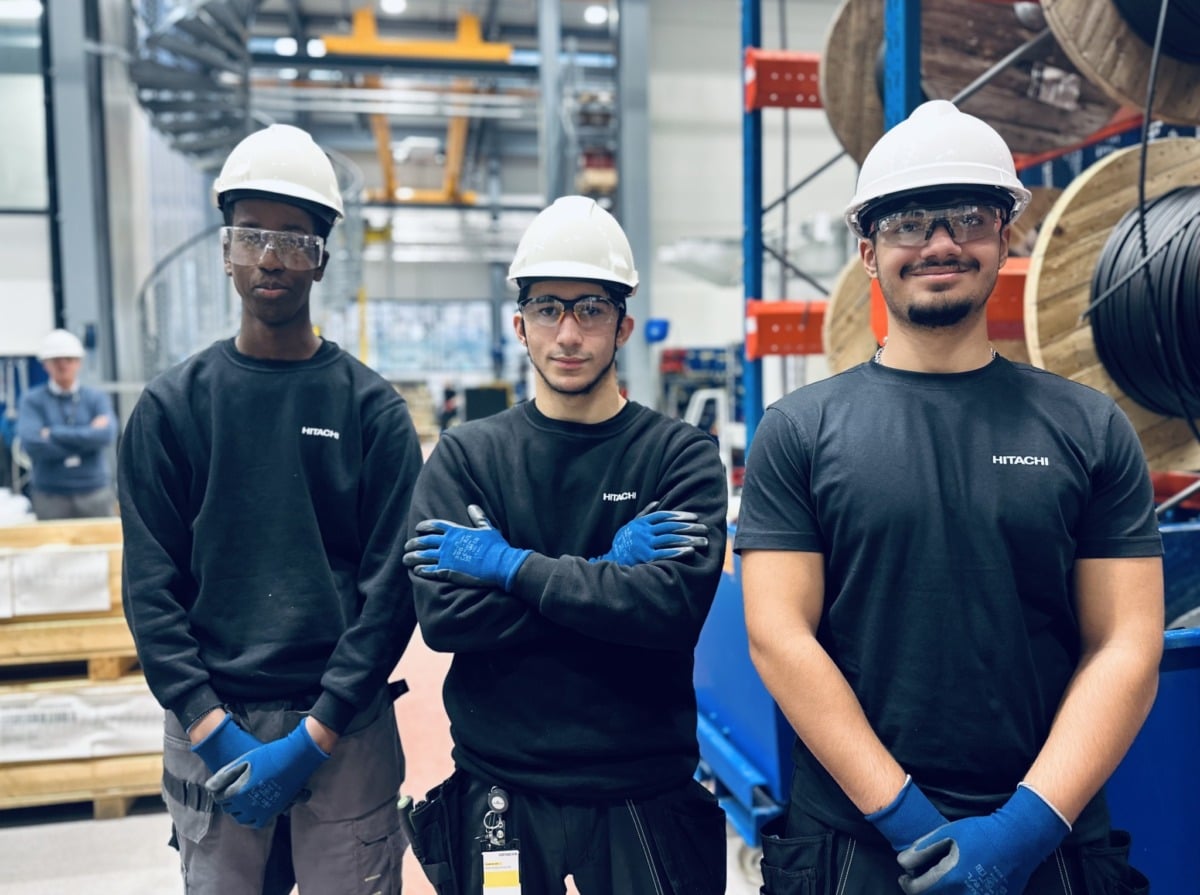 I praksis hos Hitachi Energy: Adam Kamurzoev, Elyas Hadi, Husni Jimale Hassan